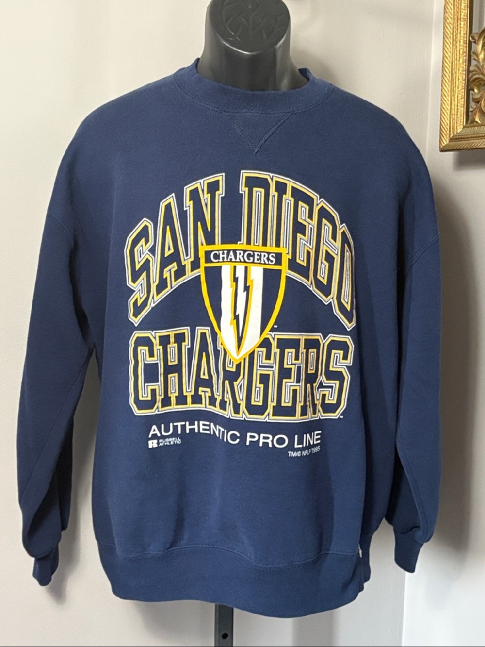 San Diego Chargers VINTAGE XL Navy Crewneck Sweatshirt 1995 Russell Athletic